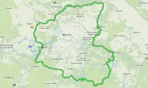 Karte des 66-Seen-Wanderwegs um Berlin und Potsdam mit grüner Markierung.