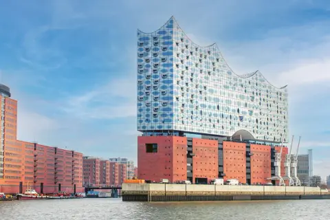 Hamburg für Erwachsene: Die besten Erlebnisse & Geheimtipps