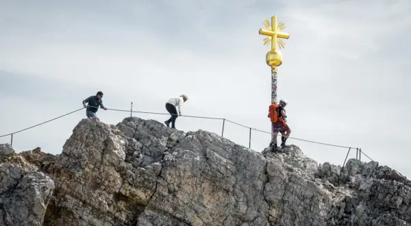 Deutschlands höchster Berg: Zugspitze besuchen So geht's!