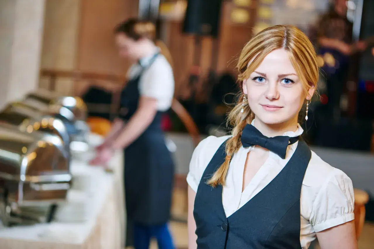 Fachkraft für Gastronomie: Ihre 2-Jahres-Chance im Service?