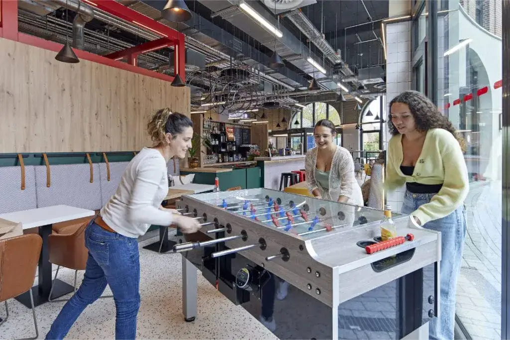 MEININGER Hotel K&ouml;ln West G&auml;stek&uuml;che Game Zone