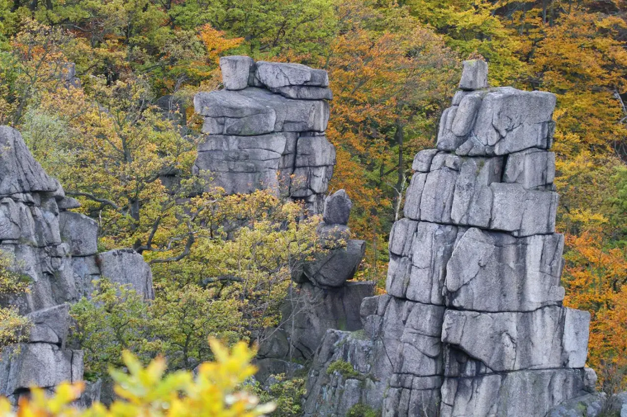 Wandern im Harz Brocken Felsen