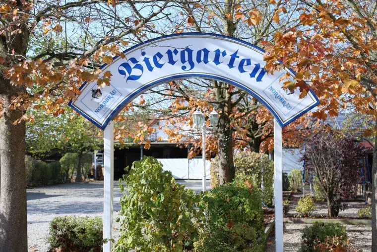 Biergarten Müllers Winkelhausen Sommer